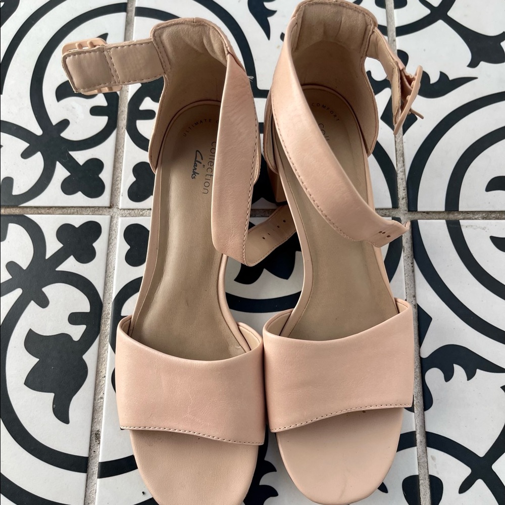 Comfortable and chic Summer sandals in that all important nude color